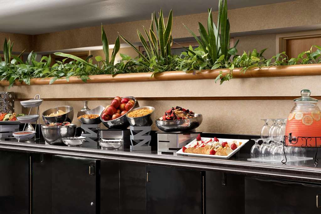 Embassy Suites By Hilton Convention Center Las Vegas Restoran fotoğraf